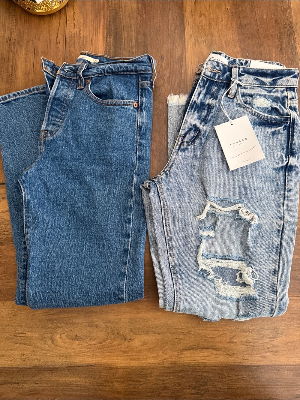 Levi’s wedgie left and kancan Cactus Women's Light Wash Distressed both size 25